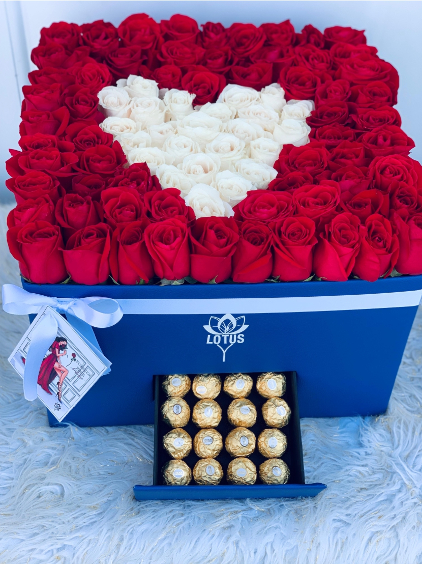 Caja de 100 Rosas con Compartimiento de Dulces - Imagen 4