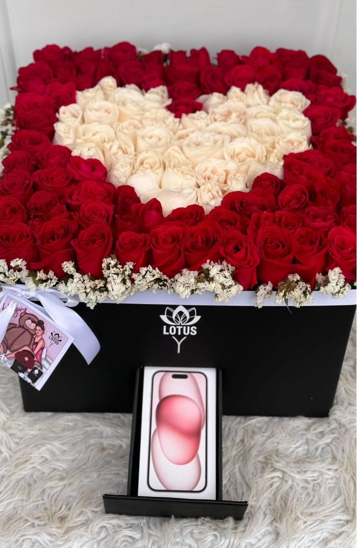 Caja de 100 Rosas con Compartimiento de Dulces - Imagen 3