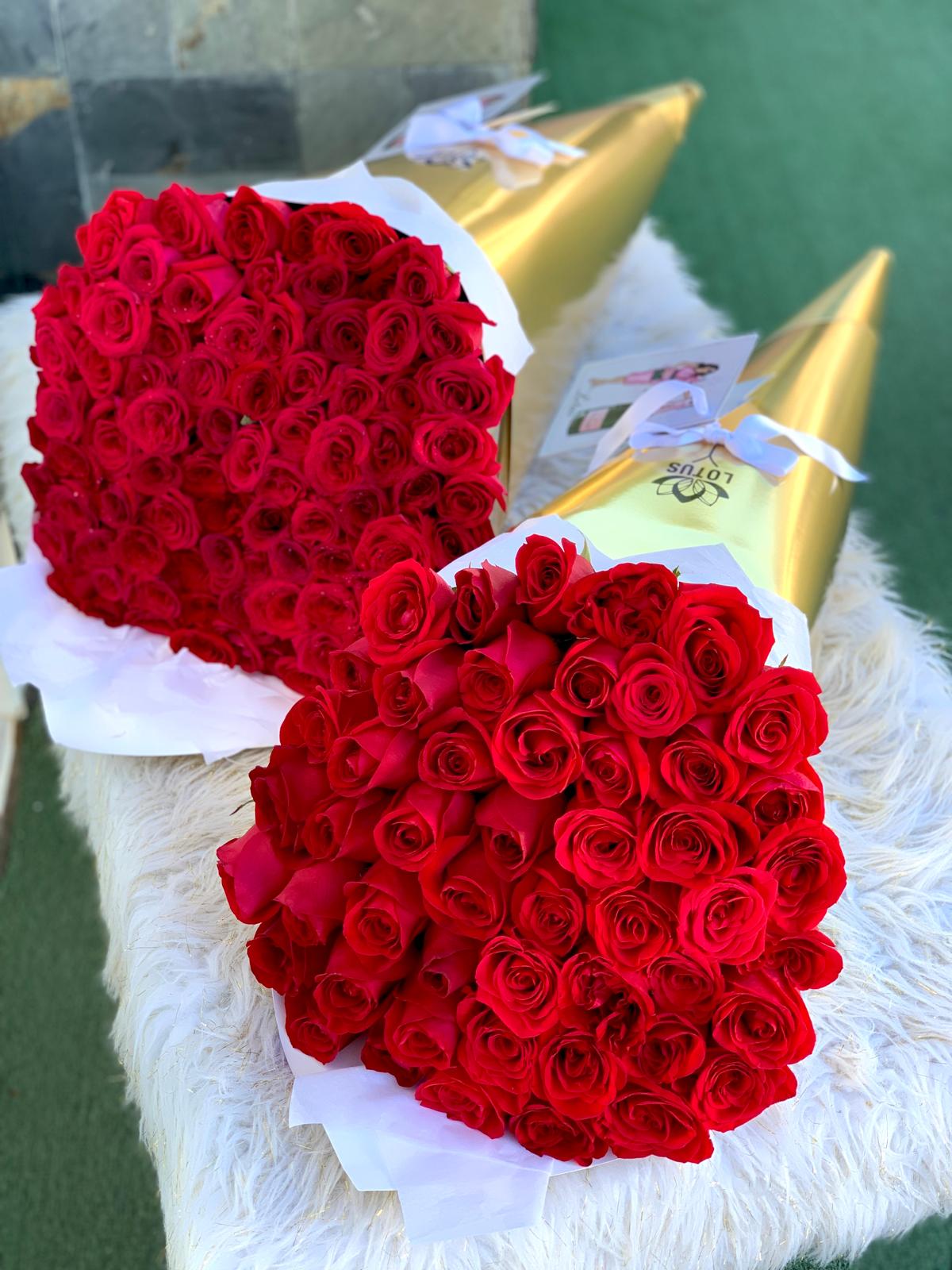 Cono de 50 rosas - Imagen 6